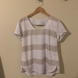 Lululemon beige and white tshirt